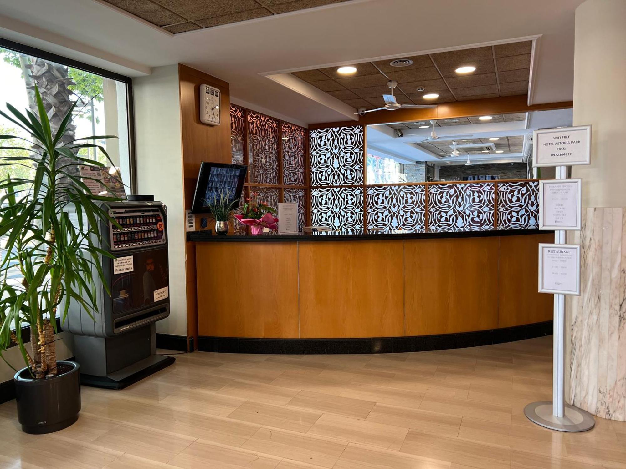 Hotel Astoria Park Lloret de Mar Ngoại thất bức ảnh